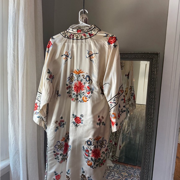 Vintage Chinese Bai hua robe - Picture 5 of 16